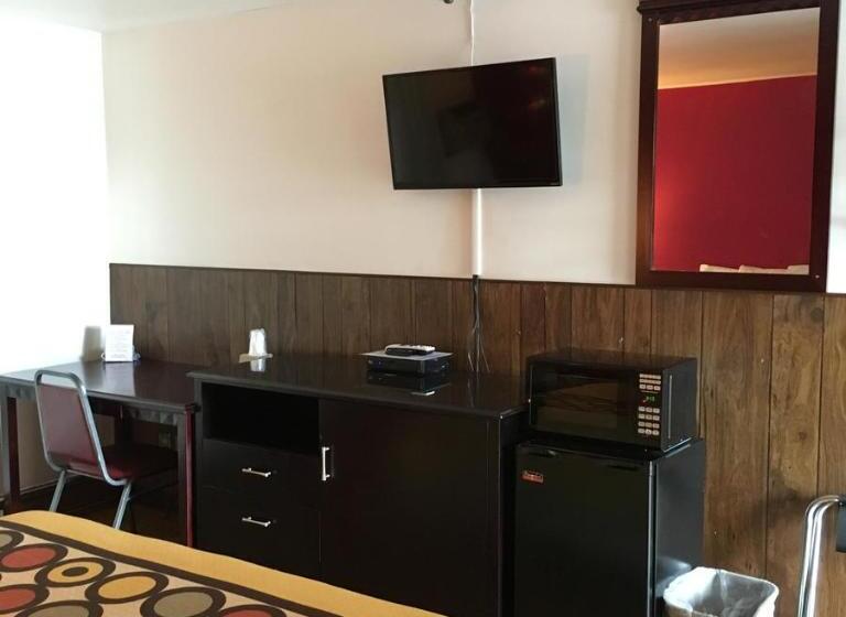 غرفة عائلية, Tarragon Motel