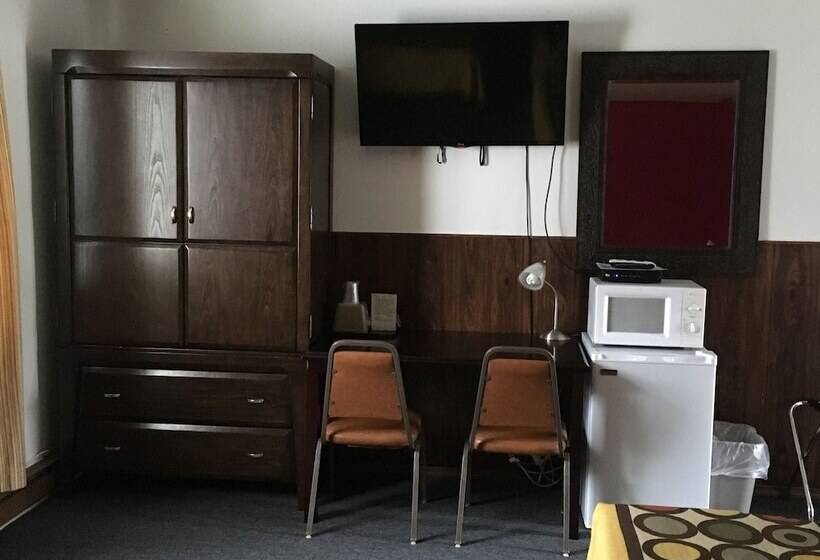 标准三人间, Tarragon Motel
