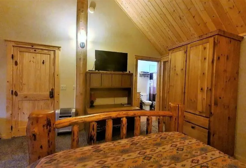 Perhehuone, Teton Hostel Hideaway