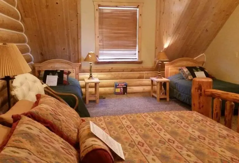 Perhehuone, Teton Hostel Hideaway
