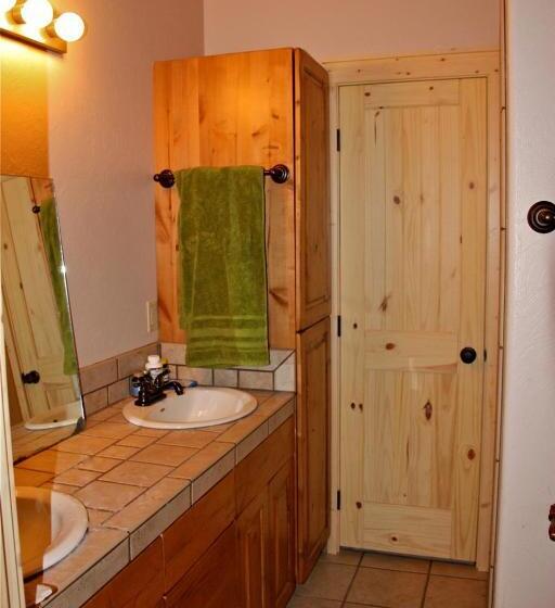 패밀리 룸 공용 욕실, Teton Hostel Hideaway