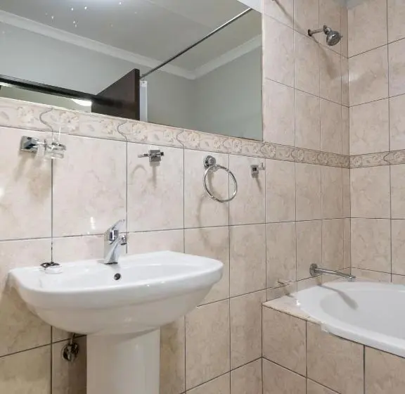 Huoneisto 1 Makuuhuone, Anew Hotel & Convention Centre Or Tambo Johannesburg