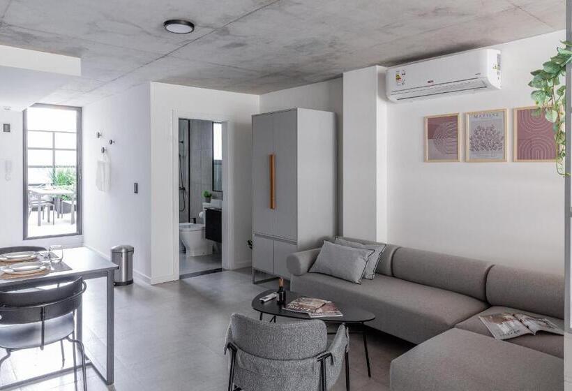 إستوديو قياسى مزودة بتراس, Baliñas Boutique