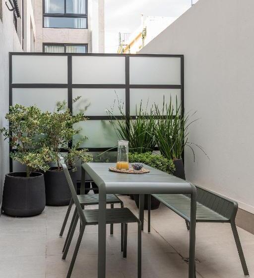 إستوديو قياسى مزودة بتراس, Baliñas Boutique