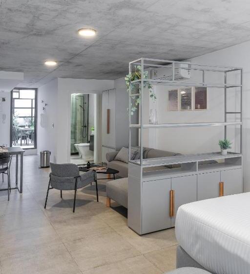 إستوديو قياسى مزودة بتراس, Baliñas Boutique