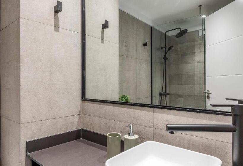 جناح مزود بتراس, Baliñas Boutique