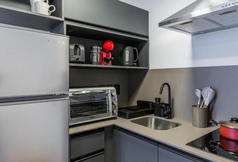 جناح مزود بتراس, Baliñas Boutique