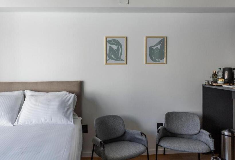 إستوديو ديلوكس, Baliñas Boutique