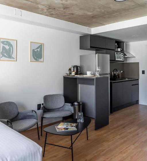 إستوديو ديلوكس, Baliñas Boutique