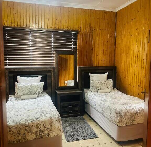 اتاق استاندارد, Coastwave Guest House, 33