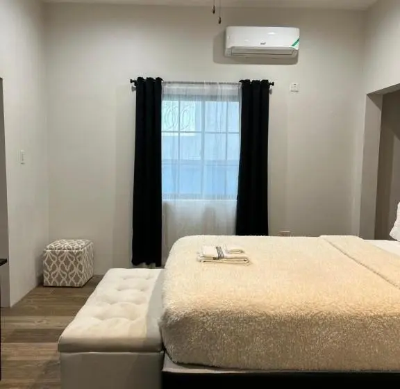 اتاق لوکس, Gabs Place Bed And Breakfast