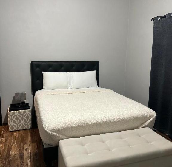 اتاق استاندارد با چشمانداز استخر, Gabs Place Bed And Breakfast