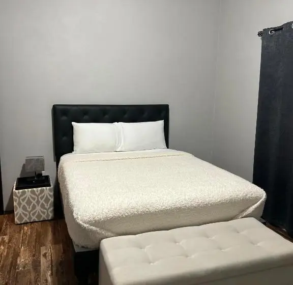 اتاق استاندارد با چشم‌انداز استخر, Gabs Place Bed And Breakfast