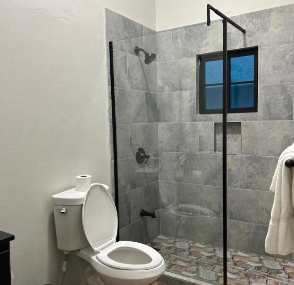 اتاق استاندارد با تخت بزرگ, Gabs Place Bed And Breakfast