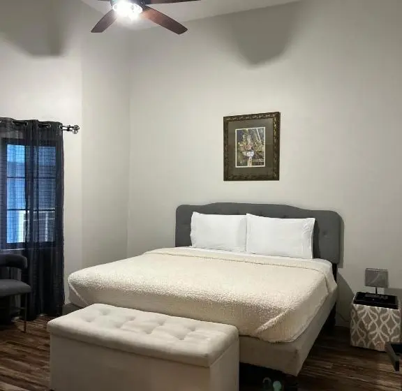 اتاق استاندارد با تخت بزرگ, Gabs Place Bed And Breakfast