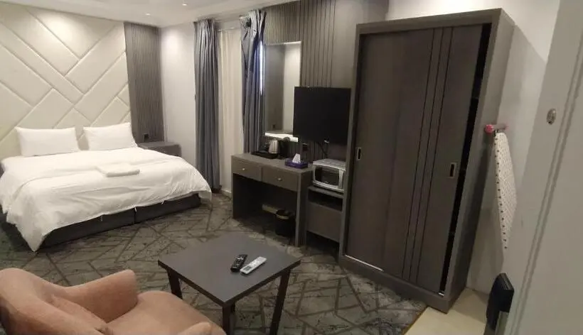 スタンダードルーム, Hemm Apartment