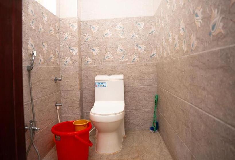 חדר סטנדרט לשלושה, Sri Shanmuga