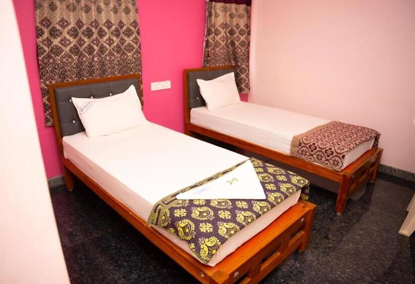 豪华房间, Sri Shanmuga