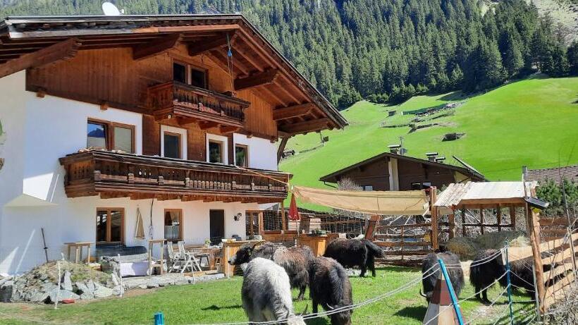 מיטה בחדר משותף, Permadieshof