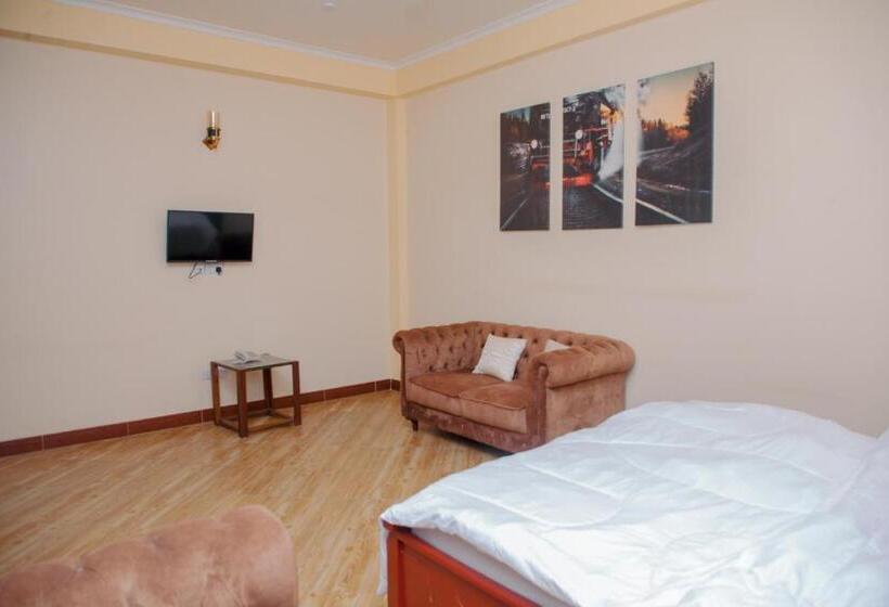 سوئیت با بالکن, Butiama Hotel Chanika