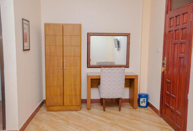 سوئیت با بالکن, Butiama Hotel Chanika