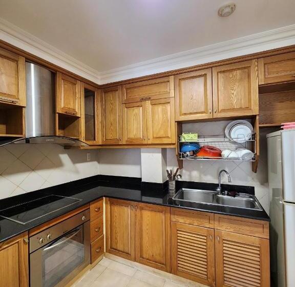 آپارتمان 1 خوابه, Hellen Rose   Hoang Van Thu