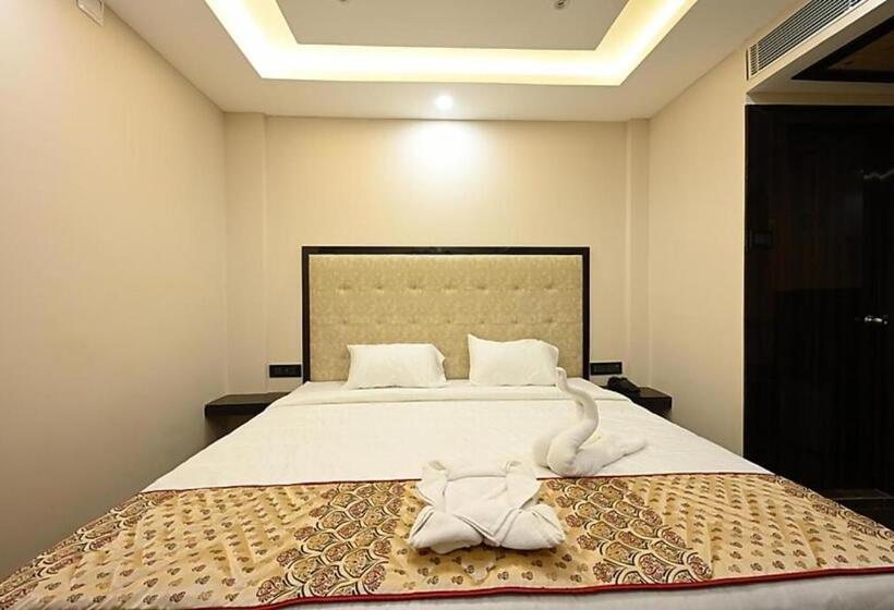 Deluxe Room, Grg Hotel Moon Ct Road Puri Near Sea Beach   Family Friendly