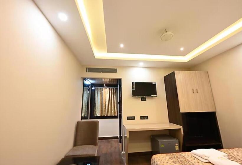 Deluxe Room, Grg Hotel Moon Ct Road Puri Near Sea Beach   Family Friendly