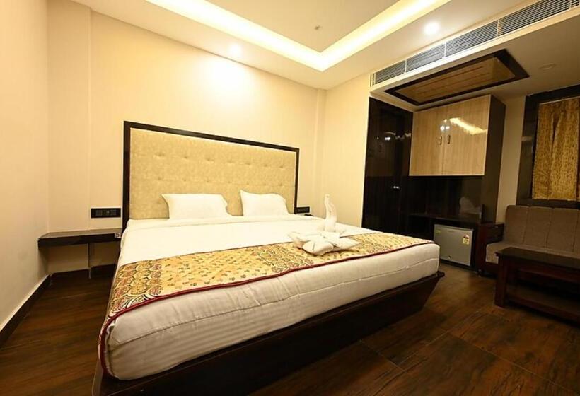 Deluxe Room King Size Bed, Grg Hotel Moon Ct Road Puri Near Sea Beach   Family Friendly