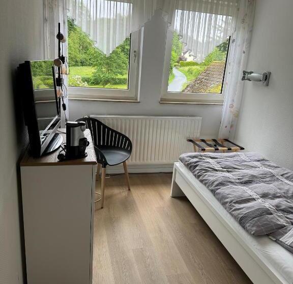 غرفة قياسية فردية, Zur Mühle