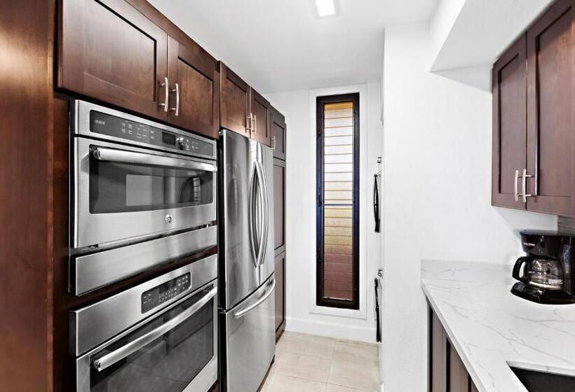 Апартаменты 1 Спальня Вид на Море, Kahana Villas   F508