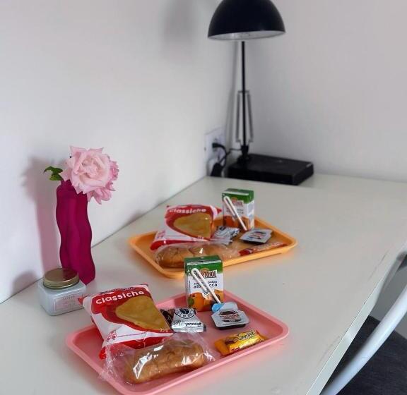 חדר סטנדרט, Adora B&b