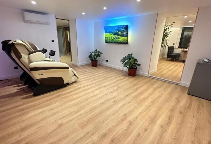 스탠다드 룸 킹사이즈 침대, Eden De Roques