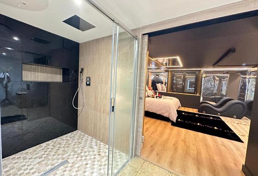 스탠다드 룸 킹사이즈 침대, Eden De Roques