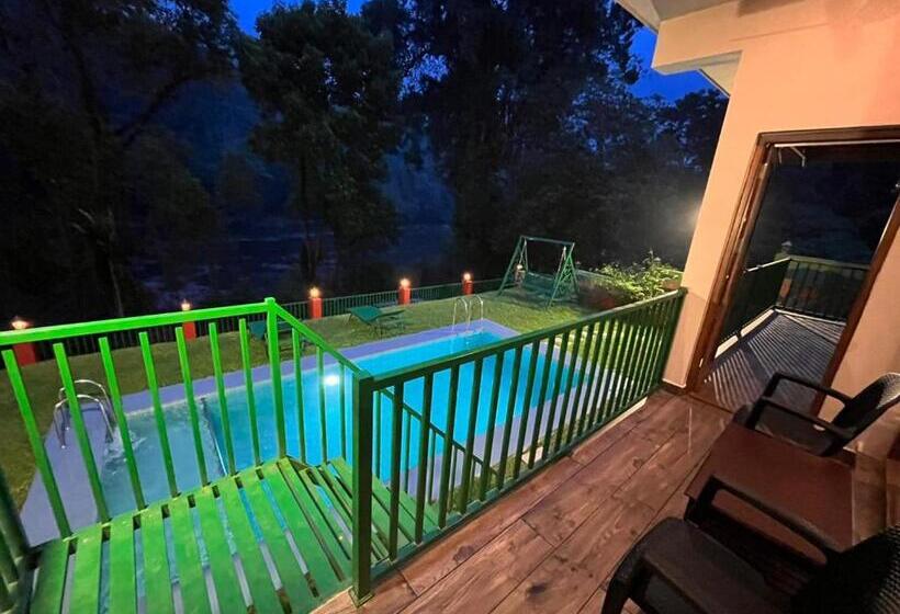 강 전망 스위트, Falcon Riverview Resorts