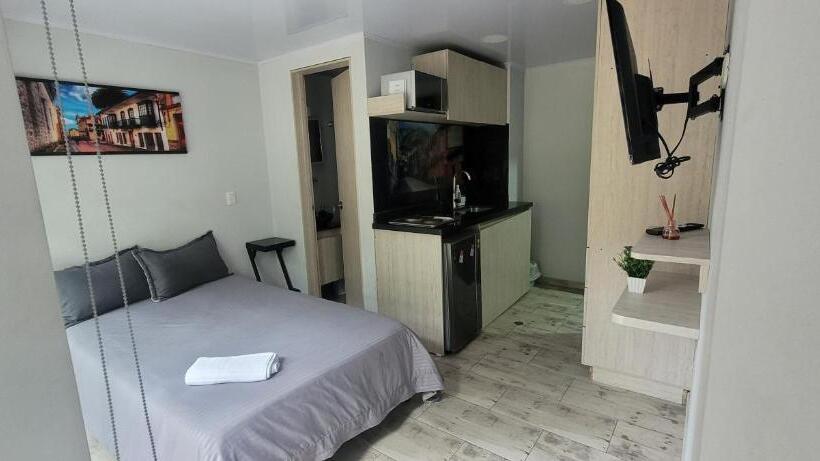 Студия Deluxe, Las Aguas Studios