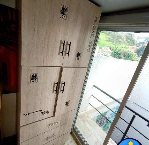 Семейное Студио, Las Aguas Studios