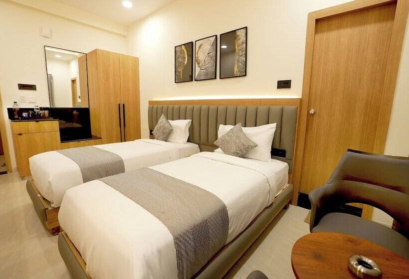 חדר סופריור, Oak Business