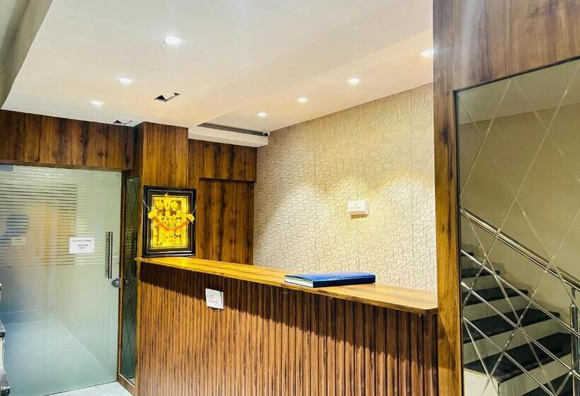 Deluxe Kamer, Ruby Loadging & Boarding