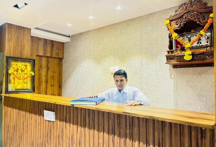 Deluxe Kamer, Ruby Loadging & Boarding