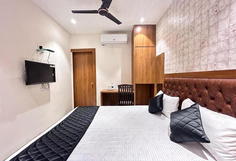 Deluxe Kamer, Ruby Loadging & Boarding