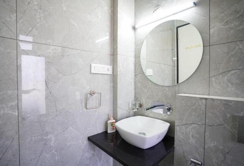 スタンダードルーム, Sparksfly Service Apartments Kharghar