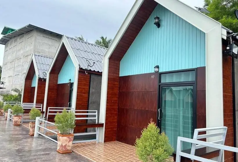 キングサイズベッドのスタンダードルーム, Tanaporn Resort Bangsaphan