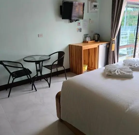 キングサイズベッドのスタンダードルーム, Tanaporn Resort Bangsaphan
