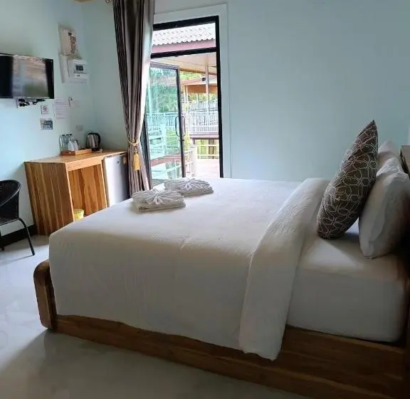 キングサイズベッドのスタンダードルーム, Tanaporn Resort Bangsaphan