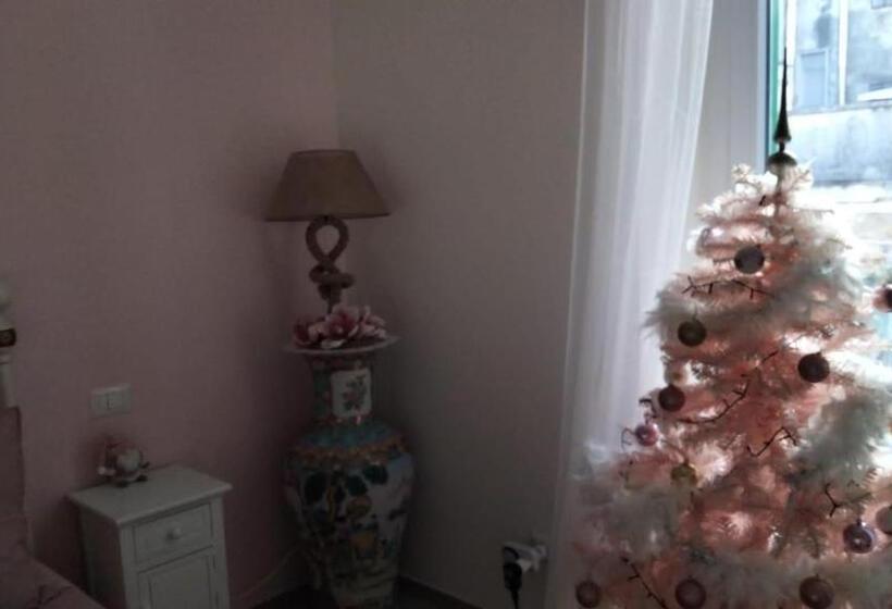 اتاق استاندارد سه نفره, La Fenice Luxury Home