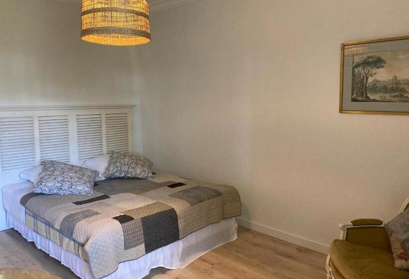 غرفة ديلوكس, Seigneurie De Peyrat