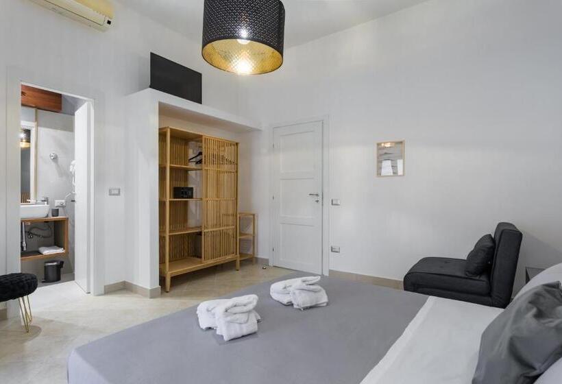 חדר סטנדרט לשלושה, Vesuvio Plaza Room