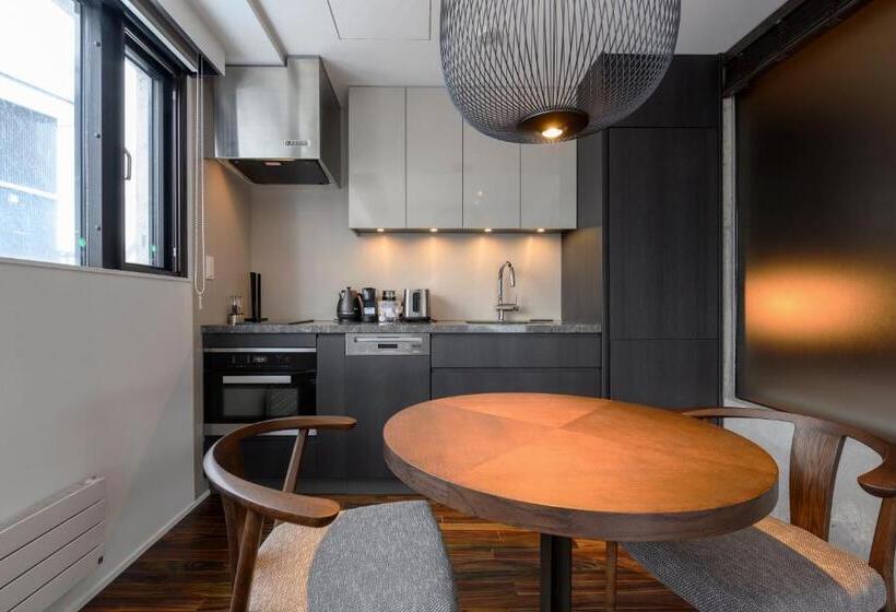 سوییت سوپریور, Hinzan