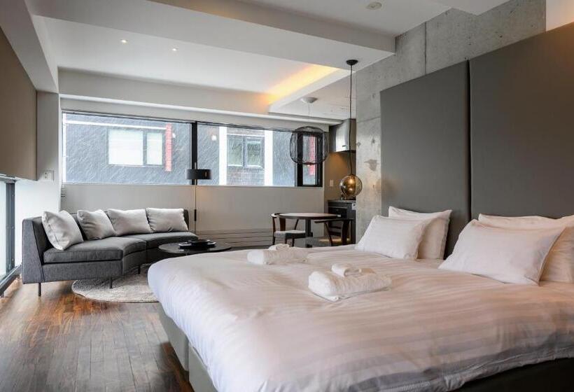 سوییت سوپریور, Hinzan